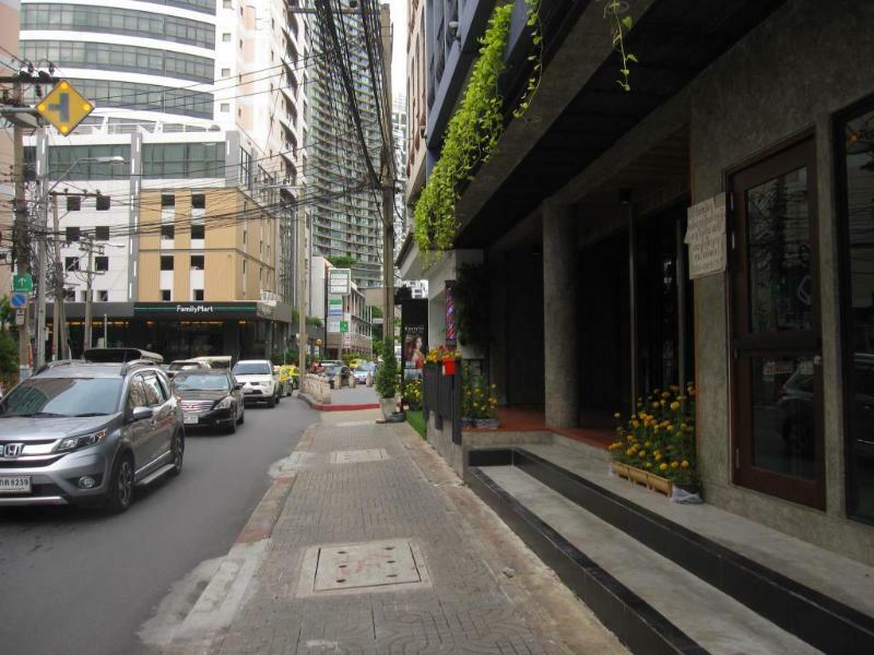 Zen Rooms Zleepmotion Bangkok Exterior photo