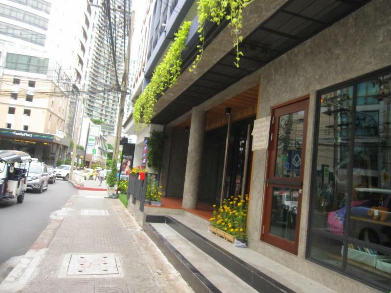 Zen Rooms Zleepmotion Bangkok Exterior photo